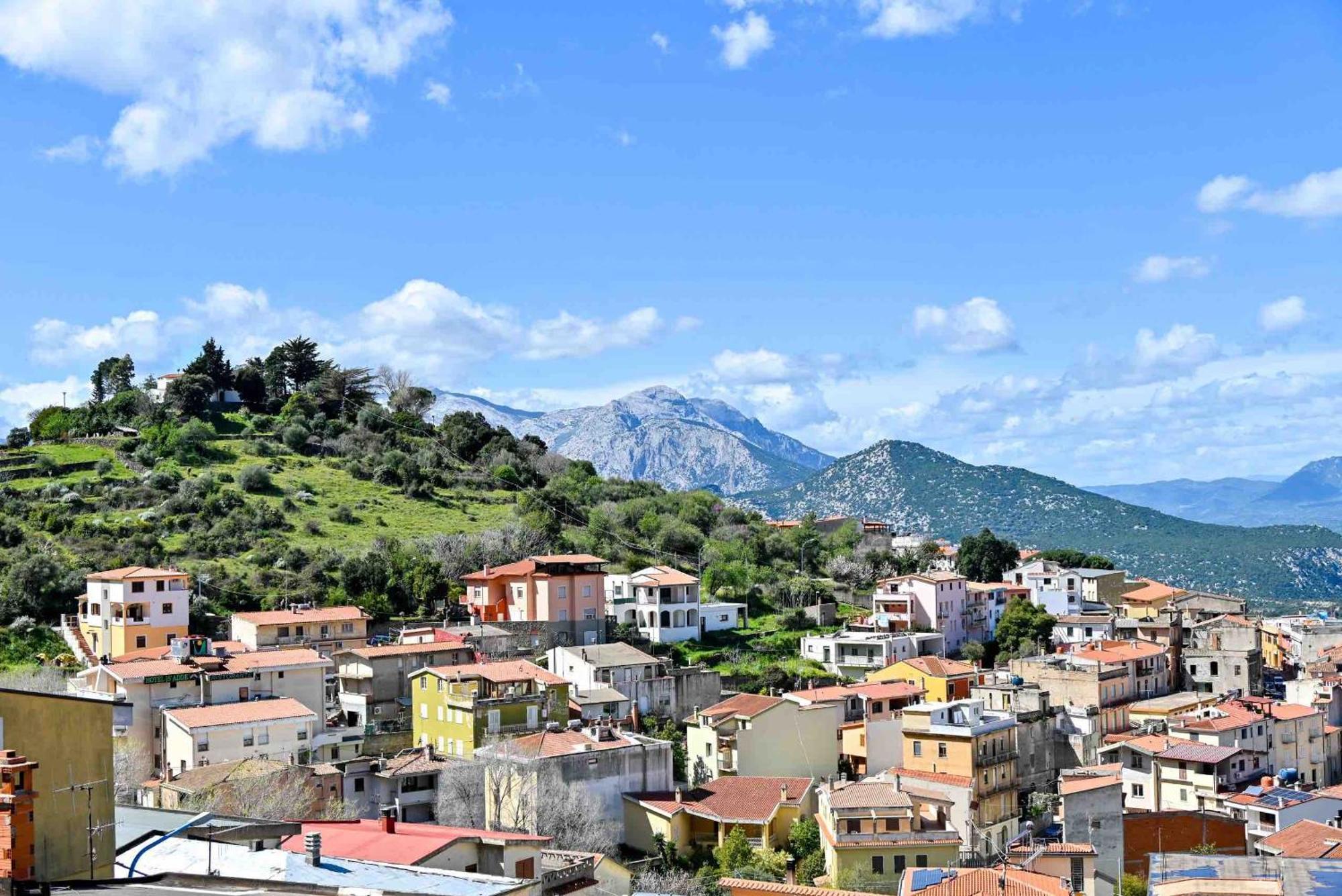 Casa Del Corso Hotel Dorgali Buitenkant foto